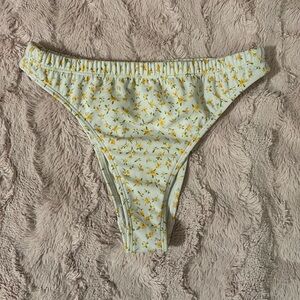 Pacsun, Solid white background, yellow flowers with green leaves